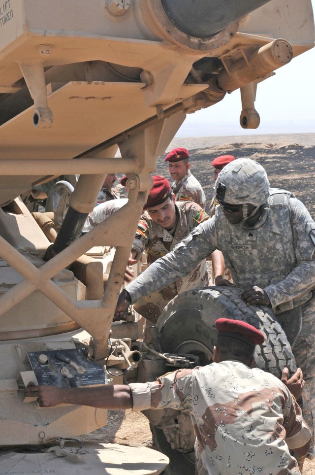 Iraqi soldiers learn M198 basics at GETS