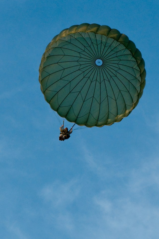 Grafenwoehr’s drop zone giving Soldiers diverse airborne experience