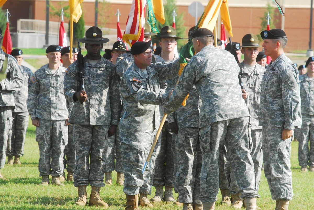 the-194th-armored-brigade-changes-command-article-the-united-states-army