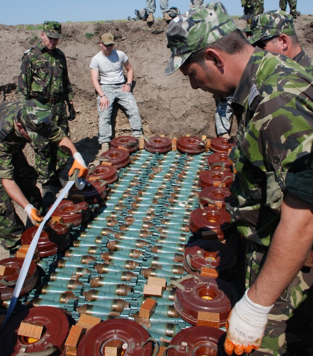 21st TSC EOD techs help Romania Armed Forces destroy excess munitions