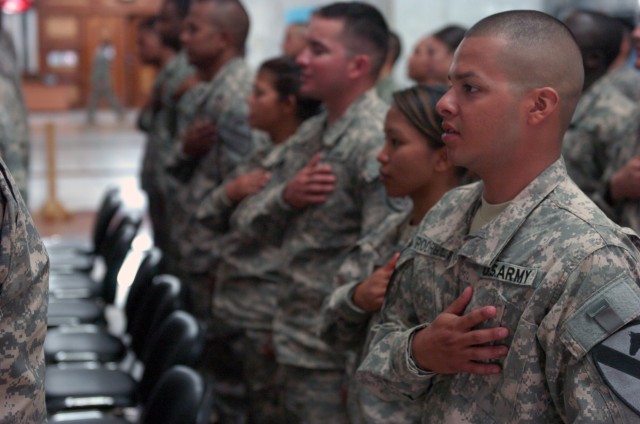 Service members become U.S. citizens in final Iraq ceremony