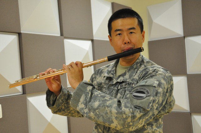 FORSCOM band accepts keys to new training facility