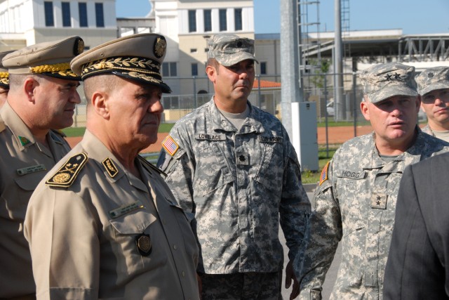 Algerian land forces commander tours USARAF HQ