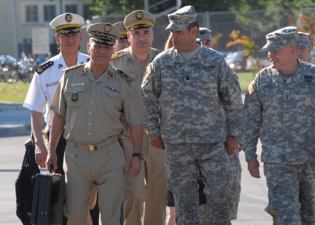 Algerian land forces commander tours USARAF HQ