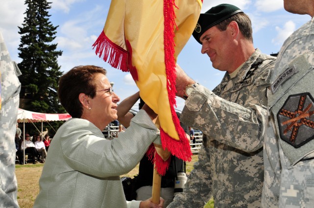 Garrison commander assumes post command, Former GC resumes living in Fairbanks