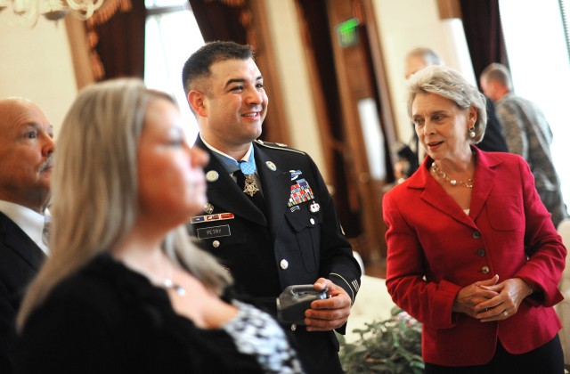 Petry visit with Gov. Gregoire 3