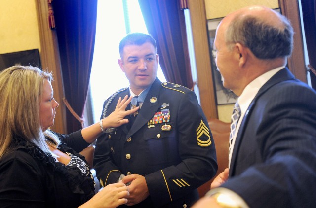Petry visit with Gov. Gregoire 5