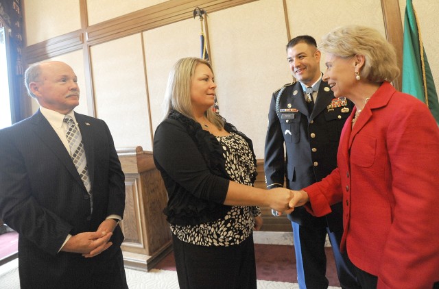 Petry visit with Gov. Gregoire 7