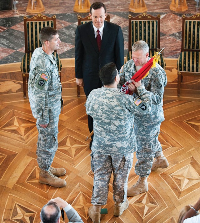 New commanders welcomed to Wiesbaden