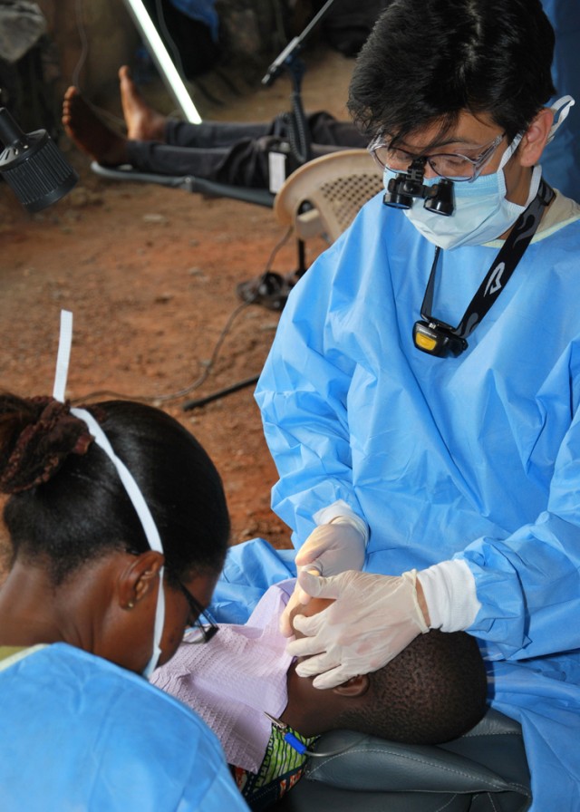 Dental outreach under way at MEDFLAG 11 in Ghana