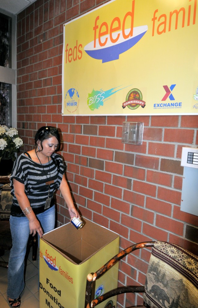 Fort Drum joins Feds Feed Families food drive