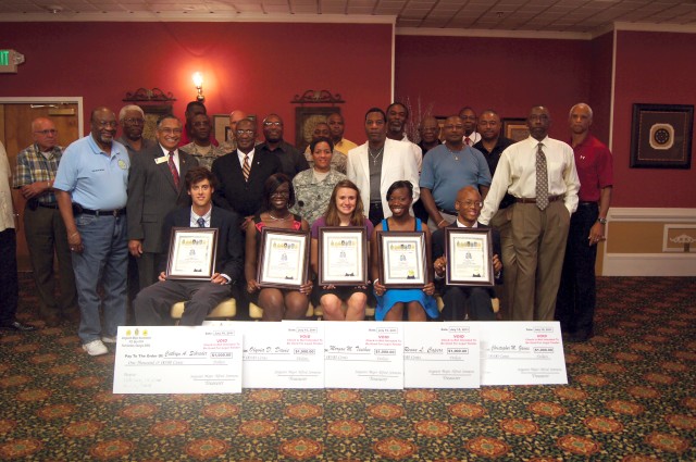 Sergeants Major Association awards scholarships to local students