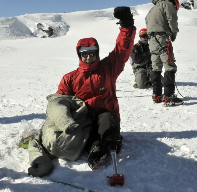 Wounded war heroes summit Mount Rainier