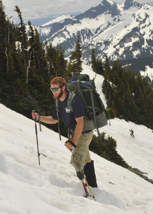 Wounded war heroes summit Mount Rainier