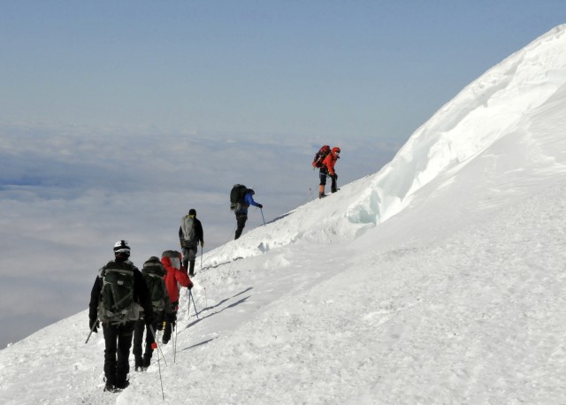 Wounded war heroes summit Mount Rainier