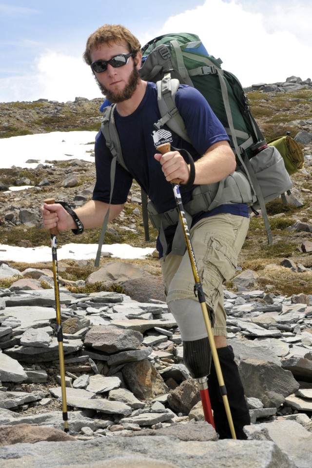 Wounded war heroes summit Mount Rainier