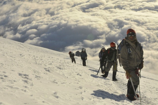 Wounded war heroes summit Mount Rainier