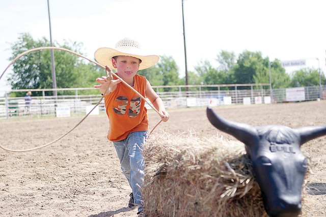 Fort Riley EFMP children get hands-on experience at rodeo