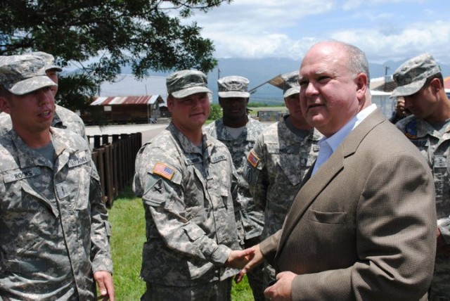 Under Secretary visits U.S. Army South