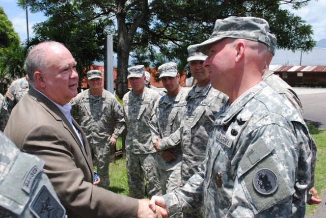 Under Secretary visits U.S. Army South