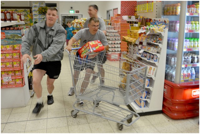 Soldiers Support Local Commissary