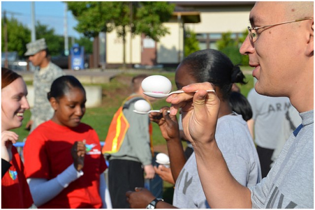 Soldiers Support Local Commissary