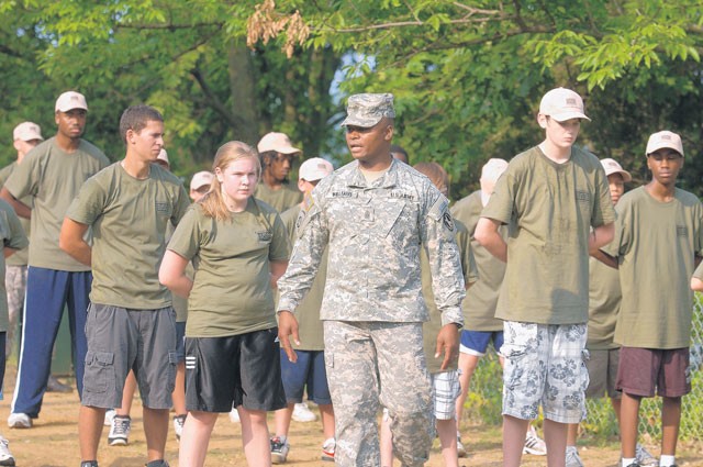 USO Metro hosts youth ‘boot camp’