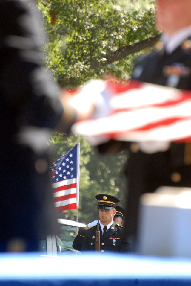 Veterans laid to rest at Fort Leavenworth National Cemetery