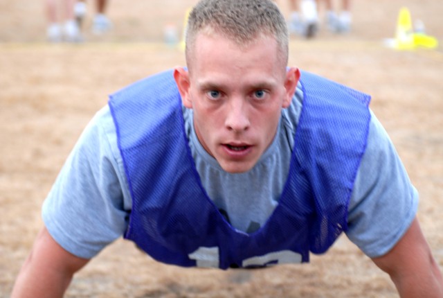 2011 FORSCOM Best Warrior-APFT1