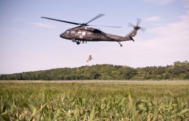 Fort Riley MEDEVAC starts hoist training