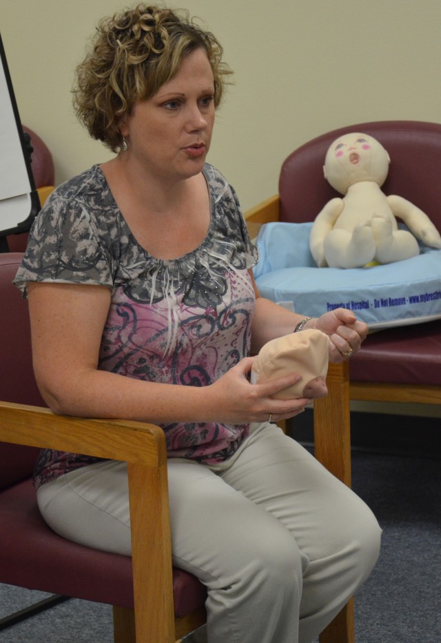 CRDAMC lactation consultant talks about breastfeeding benefits