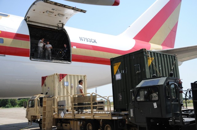 21st TSC helps transport equipment for deploying unit