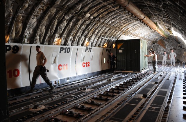 21st TSC helps transport equipment for deploying unit