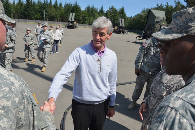 McHugh visits air defense Soldiers in Kaiserslautern