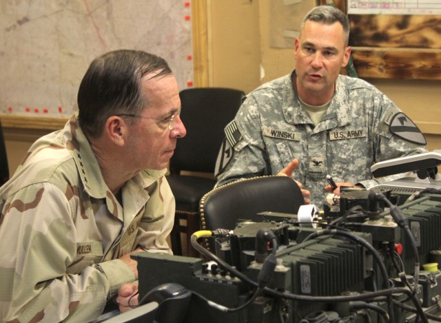 Mullen talks security at Ninewa Combined Coordination Center