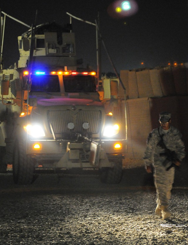 'Long Knife' Soldiers transfer JSS India to Iraqi Army