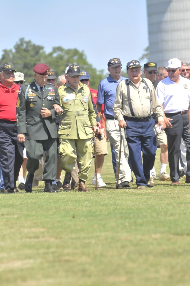 Fort Campbell community witnesses 101st Airborne Division change of command