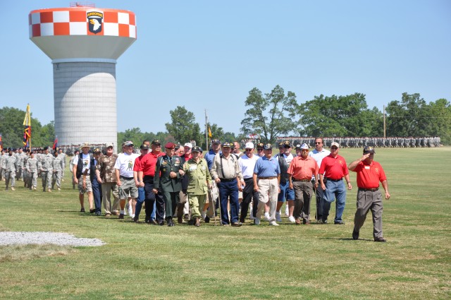 Fort Campbell community witnesses 101st Airborne Division change of command