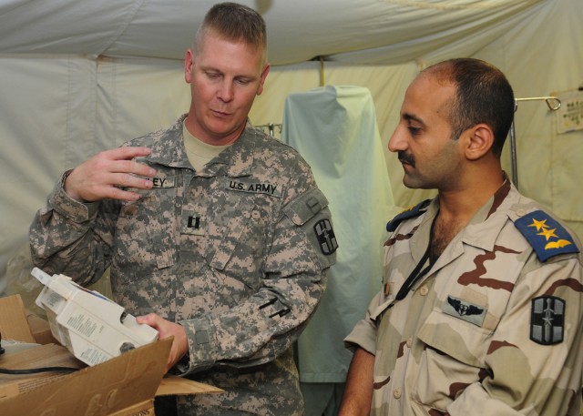 CSH Soldiers share expertise with Iraqi providers