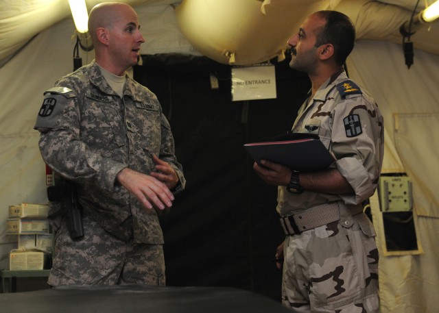 256th CSH Soldiers share expertise with Iraqi providers