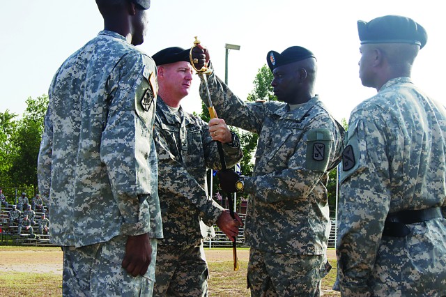 CSM Richardson takes 15th Regt. Signal Bde. responsibility