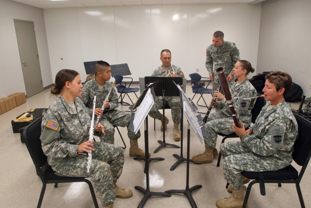Army Field Band offers musical mentorship to Reserve bandsmen