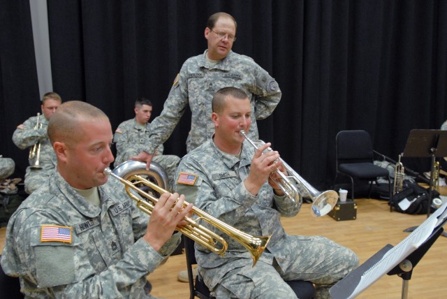 Army Field Band offers musical mentorship to Reserve bandsmen