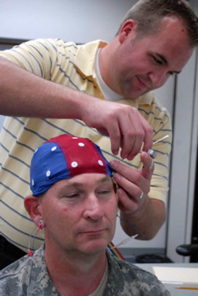 Team studies brains of successful leaders