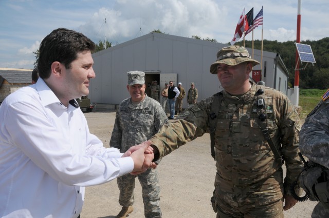 Georgian Minister of Defense visits Joint Multinational Readiness Center