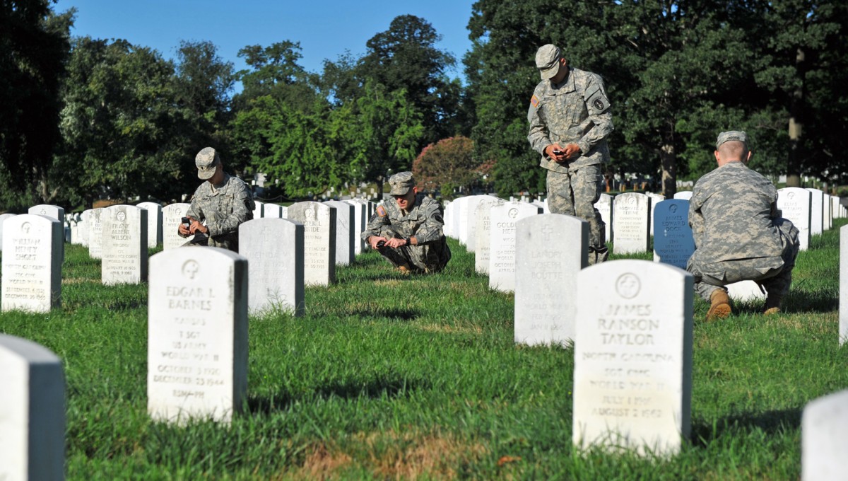 Soldiers help Arlington Cemetery reconcile burial records Article The United States Army