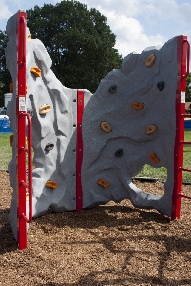 SecDef, volunteers build Fort Meade playground to remember 9/11
