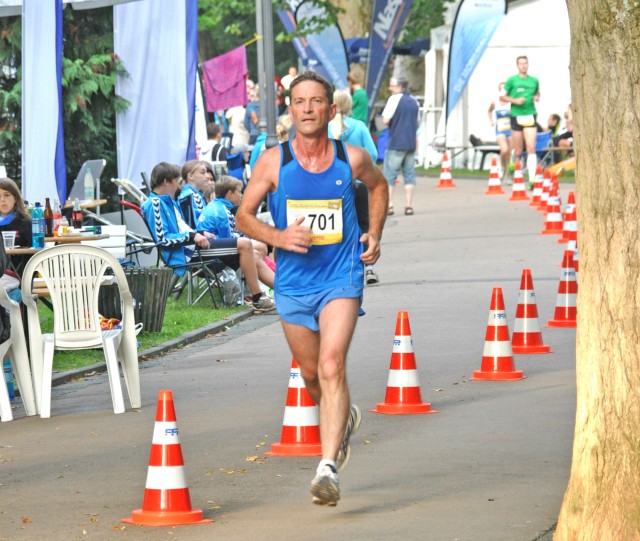 Military community athletes run 25 hours for charity, friendship