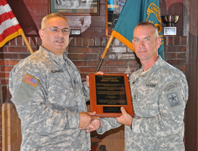 USAMU Soldier awarded for leadership