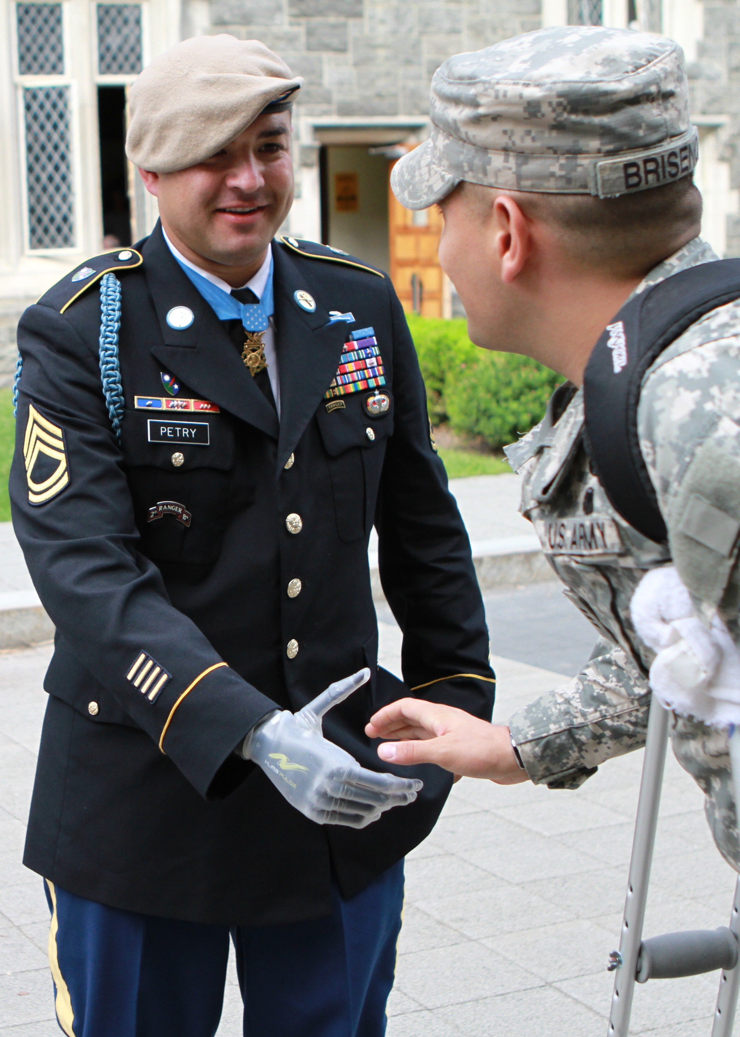 Cowboys to honor Medal of Honor recipients with red-stripes